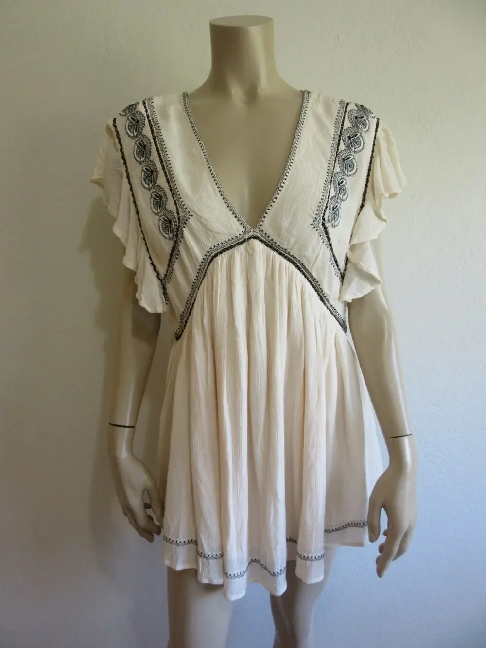Free People Cream/Black Embroidered M V-Neck Fluttered Sleeve Mini Dress-JB1